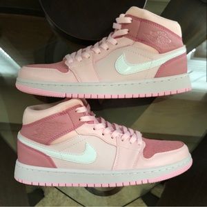 Nike Jordans mid 1 digital pink size 11 W